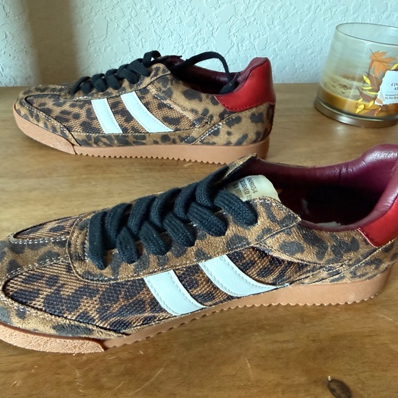 Steve Madden Animal Print lace up Sneakers - Picture 3 of 6